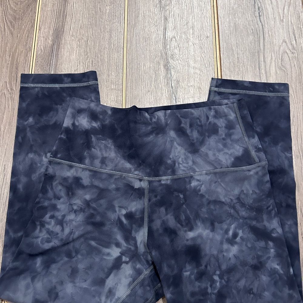 Lululemon Align High Rise Crop 21” - Picture 2 of 3